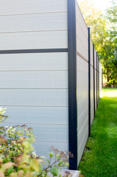 Modern Composite Horizontal Privacy Fence with Aluminum Posts and Rails