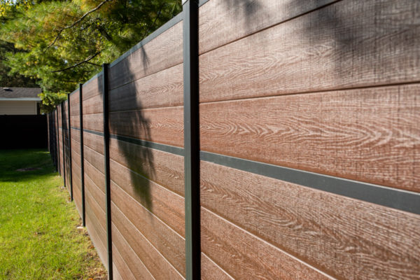 Modern Composite Horizontal Privacy Fence with Aluminum Posts and Rails
