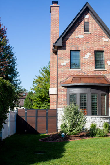 Modern Composite Horizontal Privacy Fence with Aluminum Posts and Rails