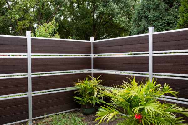 Modern Composite Horizontal Semi Privacy Fence with Aluminum Posts and Rails
