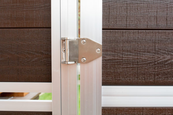 Modern Composite Horizontal Semi Privacy Fence with Aluminum Posts and Rails