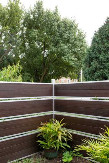 Modern Composite Horizontal Semi Privacy Fence with Aluminum Posts and Rails