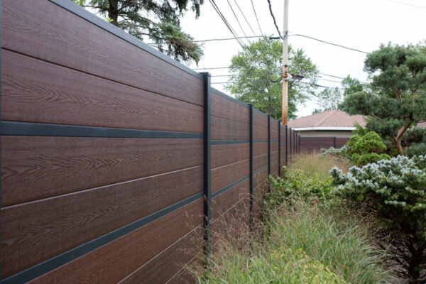Modern Composite Horizontal Privacy Fence with Aluminum Posts and Rails