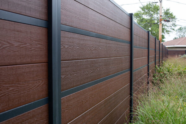 Modern Composite Horizontal Privacy Fence with Aluminum Posts and Rails