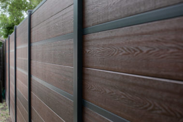 Modern Composite Horizontal Privacy Fence with Aluminum Posts and Rails