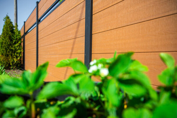 Modern Composite Horizontal Semi Privacy Fence with Aluminum Posts and Rails