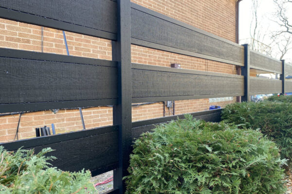 Modern-Composite-Fence-Charcoal-Horizontal-Picket-Design-Black-Aluminum (4)